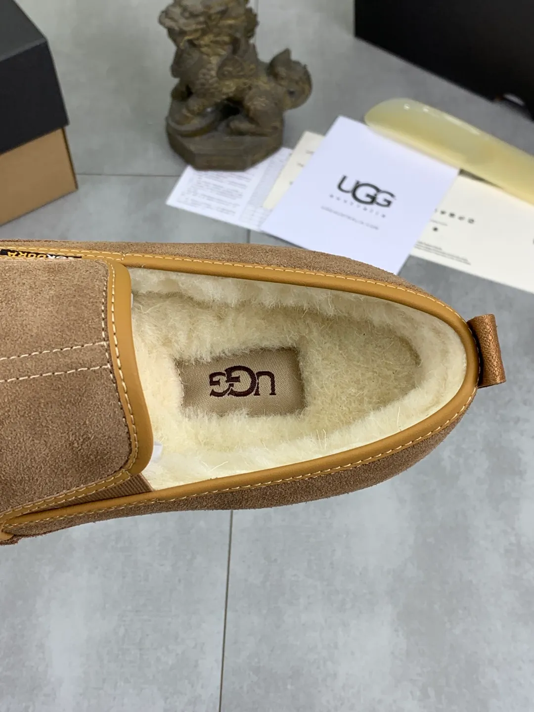 Men's men's shoes 💰P580 [New style] hot style 💰 versatile casual slip-on fur shoes 🆘 "Real Wool" [UGG] 👉 hot style men's shoes official website synchronization 🔰 quality [proud] is not comparable to the imitations in the general market 🌀 The upper is imported Italian frosted calfskin, and the lining: foot pad 🅰️ grade 🐑 real wool 👻 Only Grade A can show the effect The hand feels smooth and delicate 🔱The shoe shape is grand, only the factory can achieve it 🎄The perfect toughness of the original outsole 👻⬛️ can allow customers to bid farewell to one-time consumption. Real wool lining, super warm. Available in black or brown. Size: 39-44